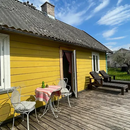 Feriehus Posti Tiny House With Garden